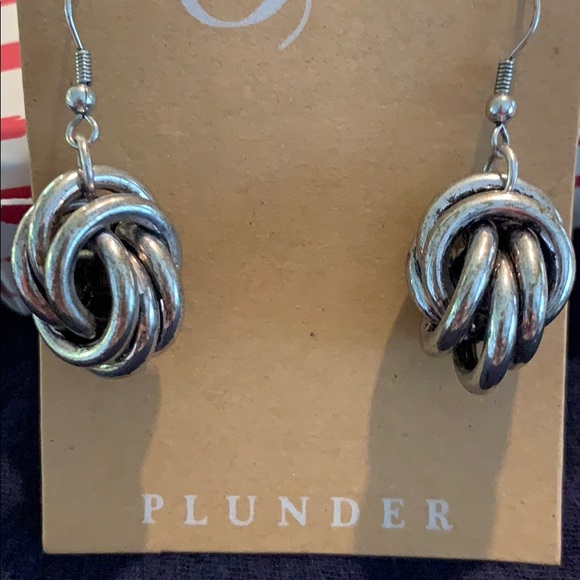 Plunder - Picture 6 of 7